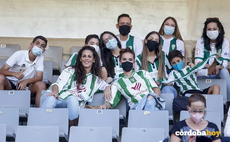 Partido entre el C&oacute;rdoba CF y el Antequera en El Arc&aacute;ngel