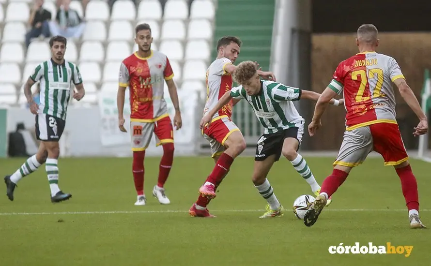Partido entre el C&oacute;rdoba CF y el Antequera en El Arc&aacute;ngel