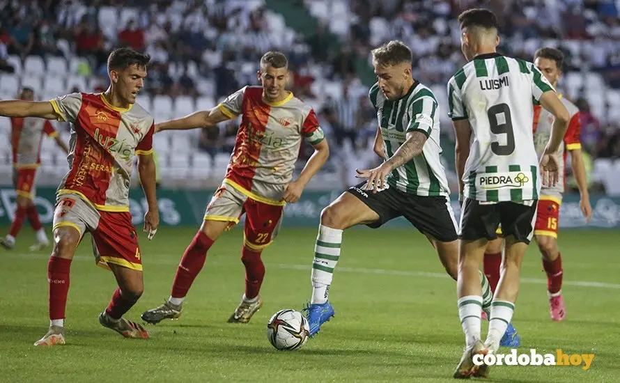 Partido entre el C&oacute;rdoba CF y el Antequera en El Arc&aacute;ngel