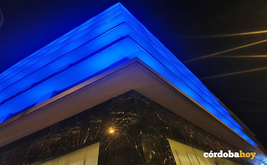 Azul en el Córdoba Center por el Día Nacional del Daño Cerebral (26 de octubre)