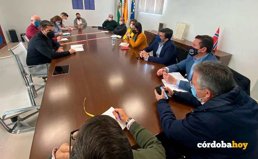 Reuni&oacute;n de IU con la Comisi&oacute;n de Turismo de CECO