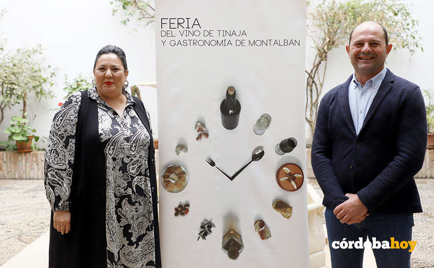 Lola Amo y Miguel Ruz en la presentación de la VIII Feria del Vino de Tinaja y Gastronomía de Montalbán