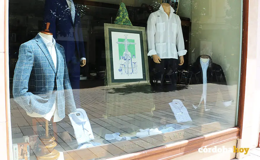 Escaparate con motivos de Semana Santa de Rafael Campos