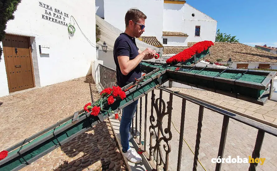 Montaje de las Cruces de Mayo de C&oacute;rdoba 2022