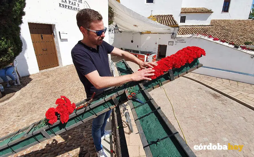 Montaje de las Cruces de Mayo de C&oacute;rdoba 2022