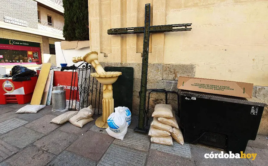 Montaje de las Cruces de Mayo de C&oacute;rdoba 2022