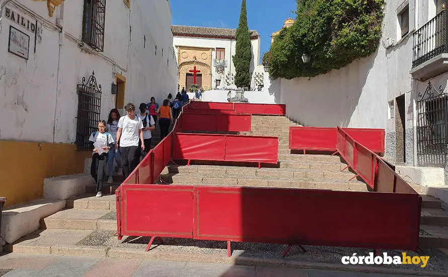 Montaje de las Cruces de Mayo de C&oacute;rdoba 2022