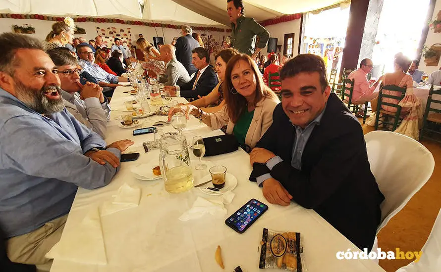 Celebraci&oacute;n en el interior de una caseta