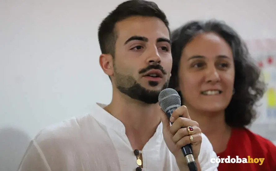 Jos&eacute; Manuel G&oacute;mez y Rosa Mar&iacute;a Rodr&iacute;guez en la caseta del Rinc&oacute;n Cubano