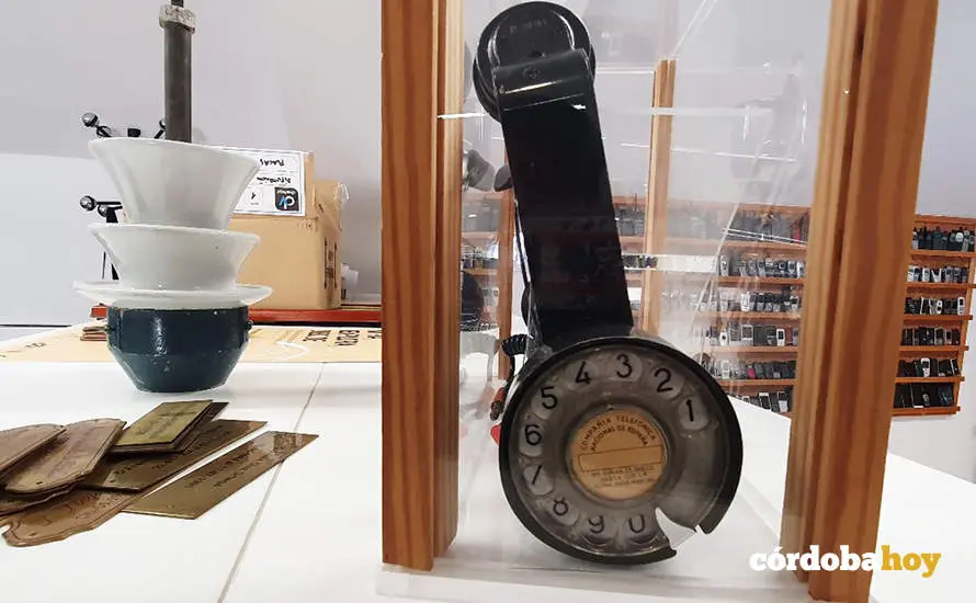 Telefon&iacute;a arcaica de la Diputaci&oacute;n
