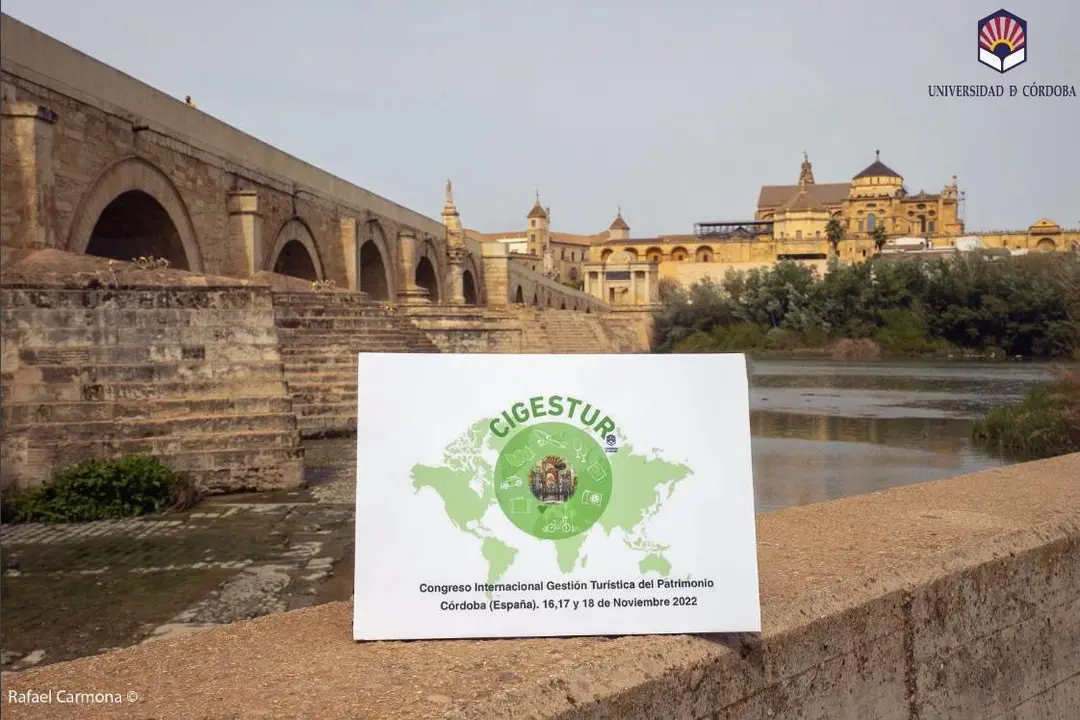Cartel del II Congreso Internacional  
Gesti&oacute;n Tur&iacute;stica del Patrimonio  
Cultural y Natural en Destinos de Interior 
Arqueolog&iacute;a y  paisajes culturales