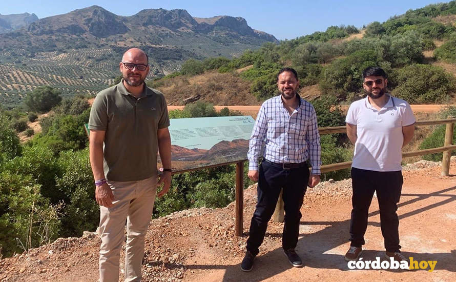 Visita del delegado de Infraestructuras Rurales de la Diputación de Córdoba, Manuel Olmo, al municipio de Carcabuey