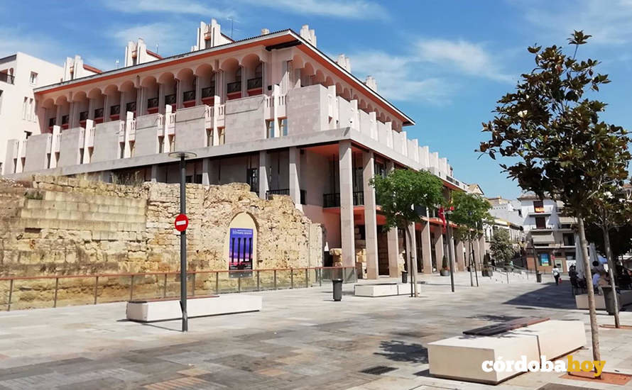La sede del Ayuntamiento de Córdoba, en la calle Capitulares, contará con un bucle magnético para la atención al público con problemas de audición
