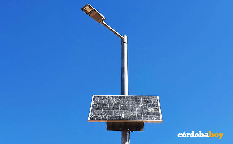 Panel solar nuevamente apedreado en el Parque de Levante