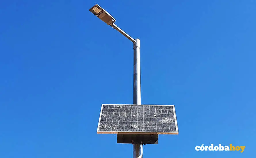 Panel solar nuevamente apedreado en el Parque de Levante