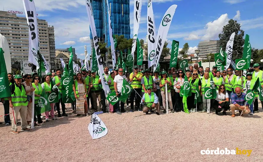 Representaci&oacute;n cordobesa del CSIF en la manifestaci&oacute;n de Madrid
