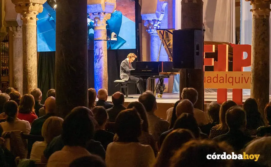 El pianista Jonathan Fournel en la Mezquita-Catedral, en una imagen de archivo
