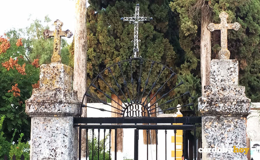 Entrada al cementerio de San Rafael de Monturque
