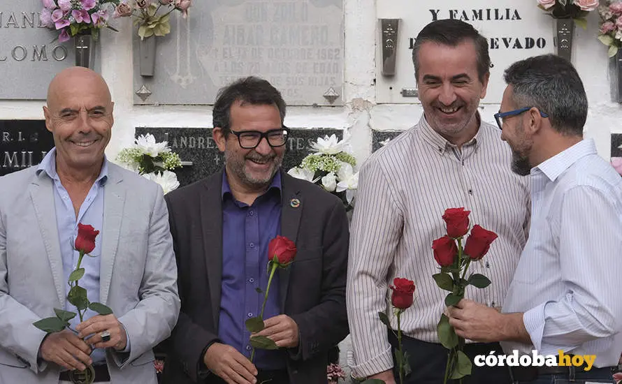 Homenaje socialista a las v&iacute;ctimas de la represi&oacute;n franquista en el cementerio de Nuestra Se&ntilde;ora de la Salud