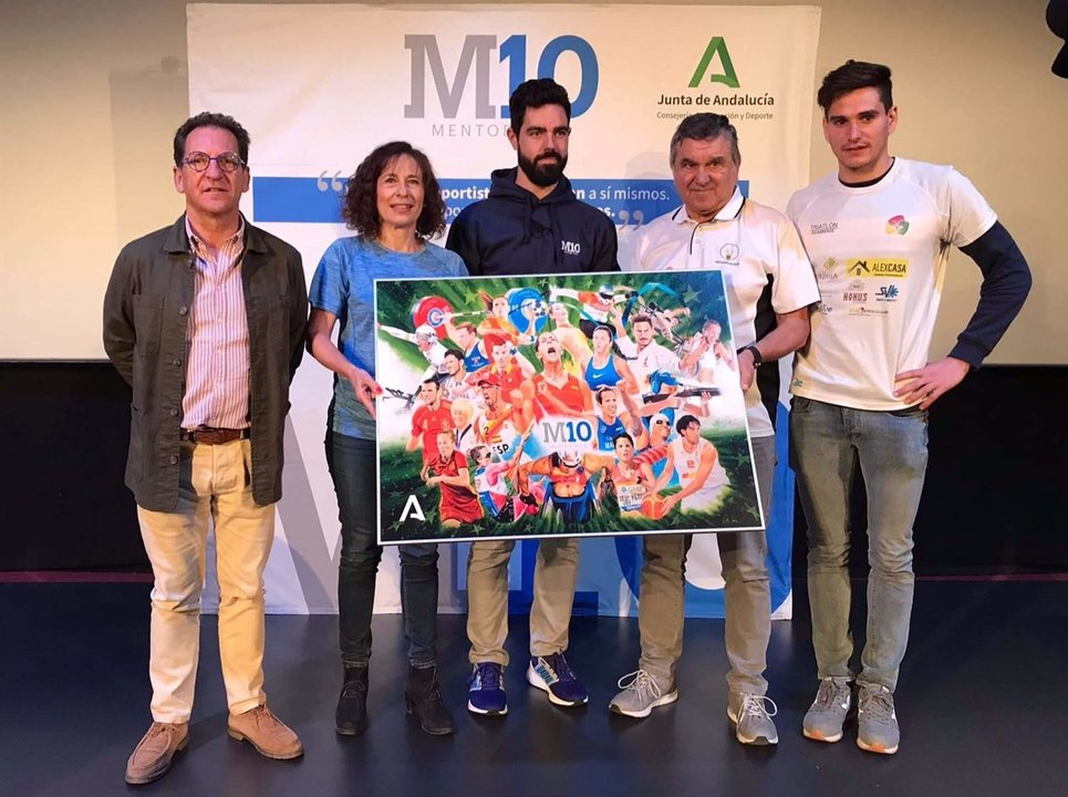 El ciclista paralímpico Alfonso Cabello, este sábado en Cabra con el Programa 'Mentor10'