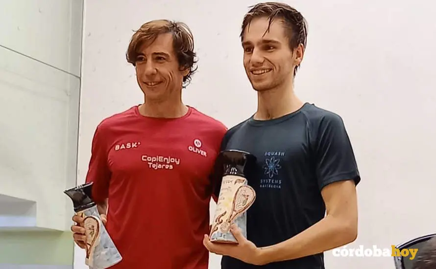 Gabriel Merch&aacute;n (izquierda) y Rom&aacute;n Allinckx tras el partido de final