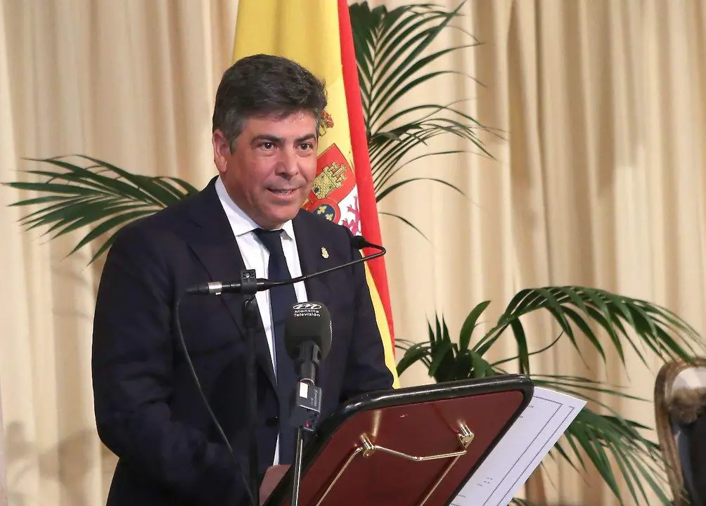 Rafael Llamas, alcalde de Montilla, en el acto de celebraci&oacute;n del D&iacute;a de la Constituci&oacute;n