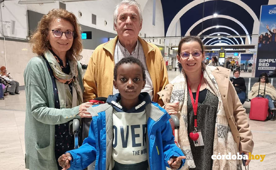 El pequeño Ibrahima vuelve a su hogar por Navidad tras ser intervenido en Córdoba