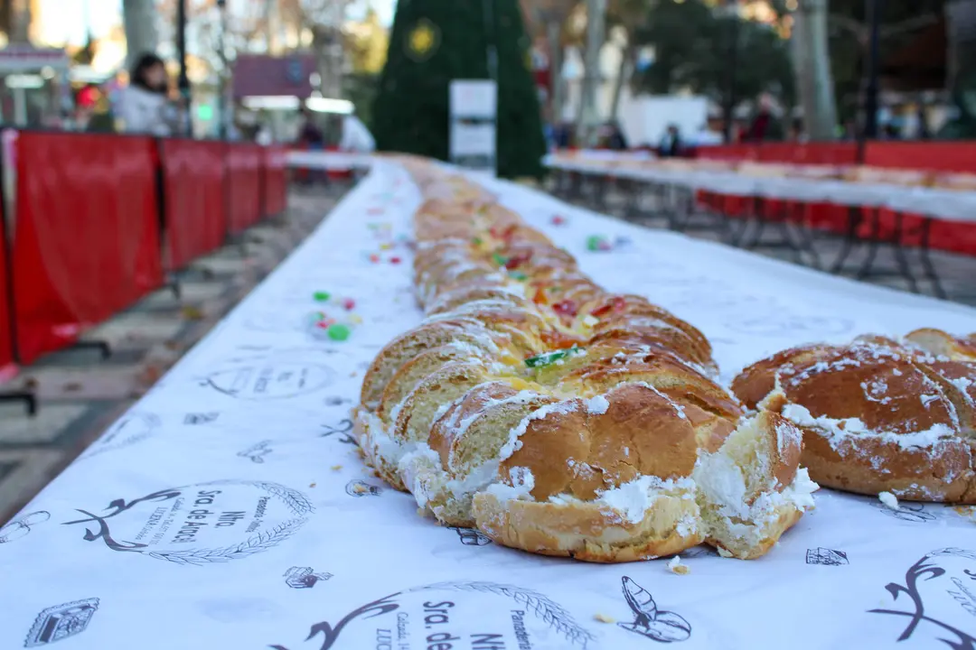 Rosc&oacute;n de Reyes gigante de Lucena