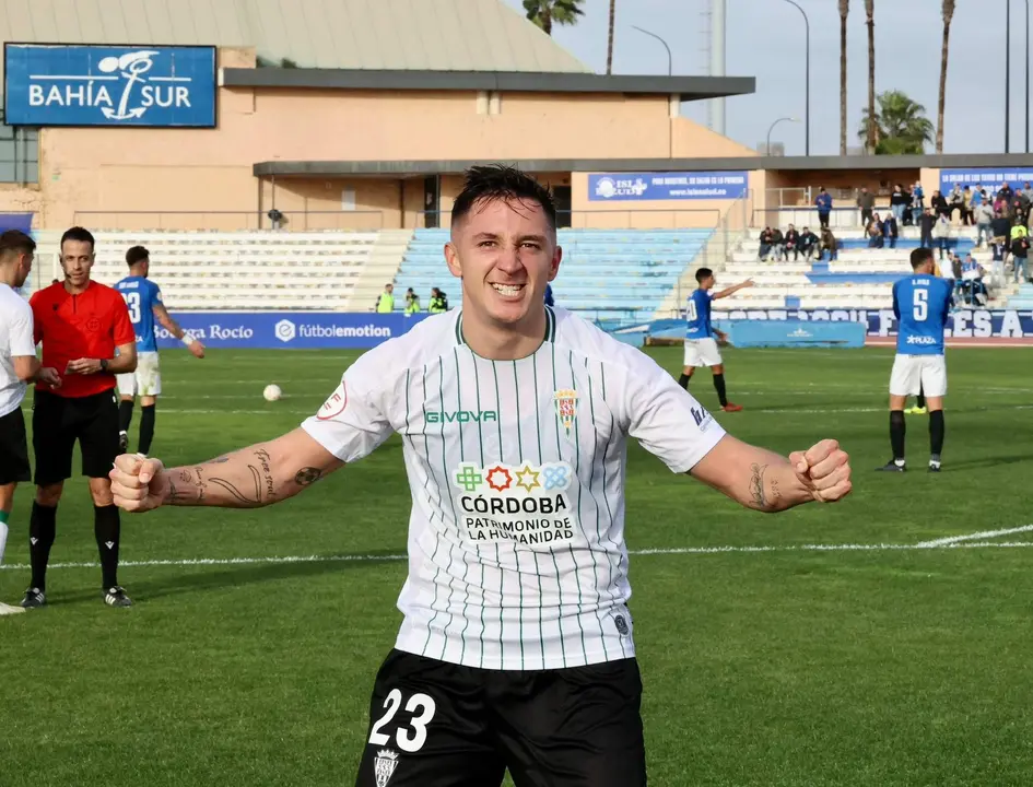 Carracedo celebra su golazo FOTO C&Oacute;RDOBA CF