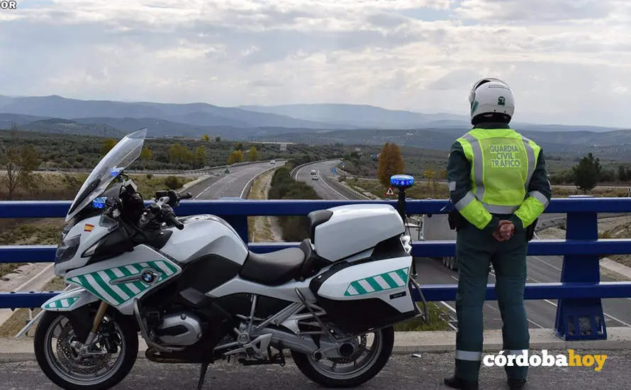 Agente de la Guardia civil de Tr&aacute;fico