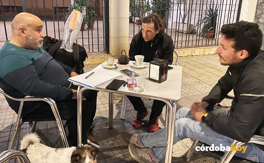Sandro Mora en su reuni&oacute;n con miembros del SAB en C&oacute;rdoba