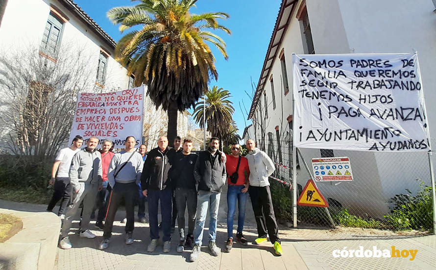 Trabajadores de Yesur Córdoba concentrados a las puertas el Centro de Emergencia Habitacional