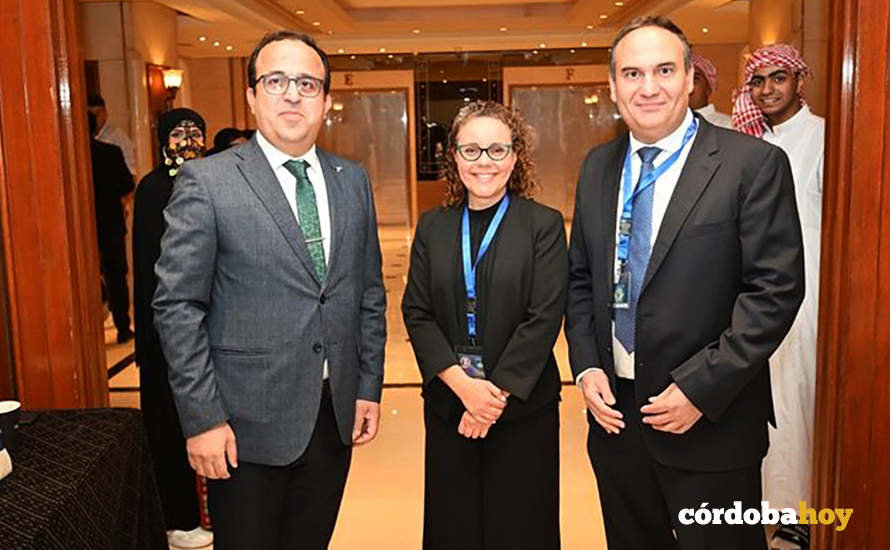 Ibrahim Elassa, Ona Vileikis y Ricardo Hernández, en el congreso de El Cairo