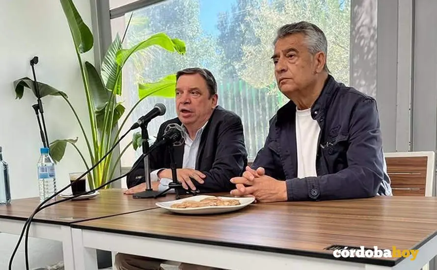 Luis Planas y Mat&iacute;as Gonz&aacute;lez, en Hinojosa del Duque