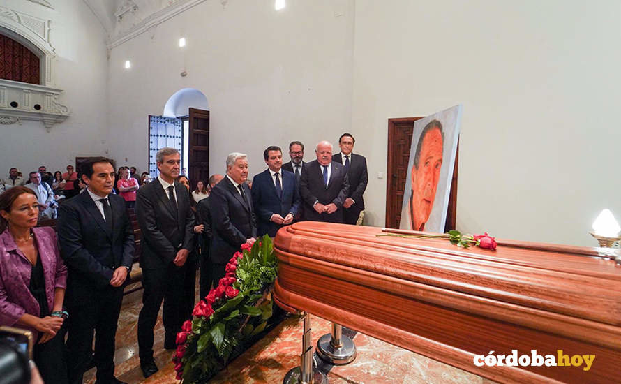 Representantes institucionales en la capilla ardiente por Antonio Gala mientras Córdoba vive jornada de luto oficial