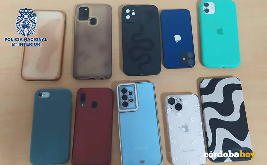 Tel&eacute;fonos m&oacute;viles recueperados por la Polic&iacute;a Nacional