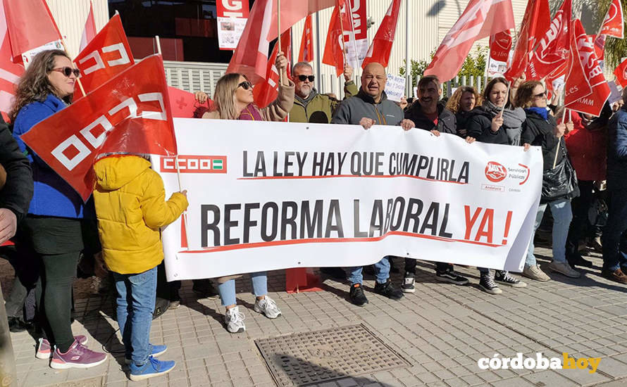 Una de las protestas de trabajadores de Cruz Roja en Córdoba reclamando que se les aplique el covenio sectorial