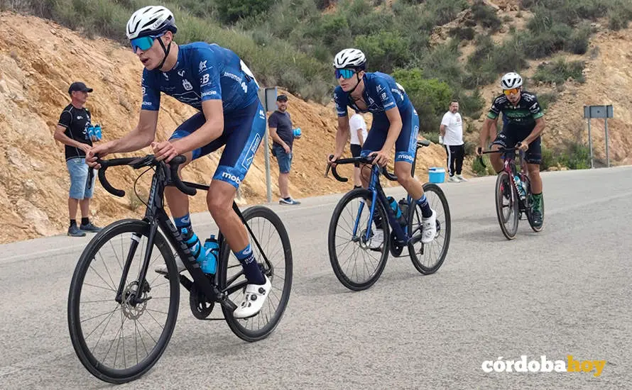 V&iacute;ctor D&iacute;az (de verde y negro) en la carrera de Murcia