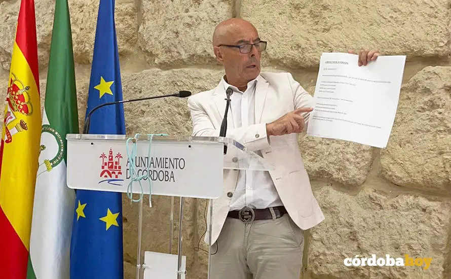 Antonio Hurtado, esta ma&ntilde;ana en rueda de prensa en el Ayuntamiento sobre Presupuestos de 2023