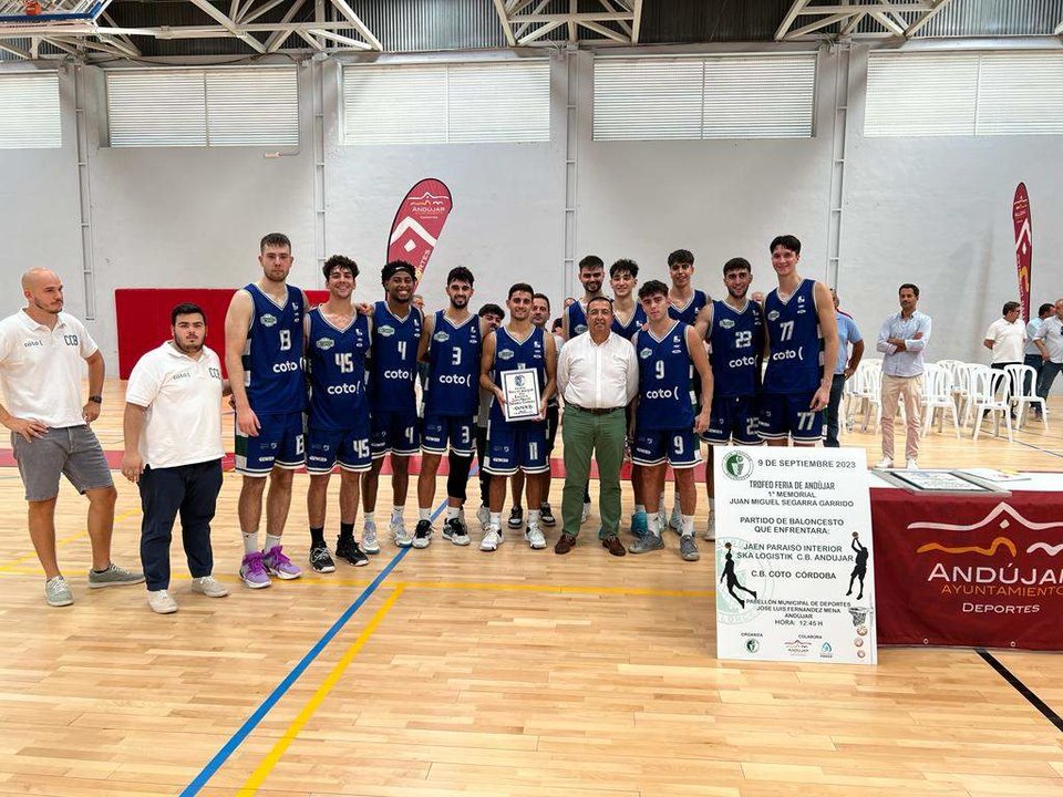 Primera victoria para el Coto Córdoba de Baloncesto en Andújar
