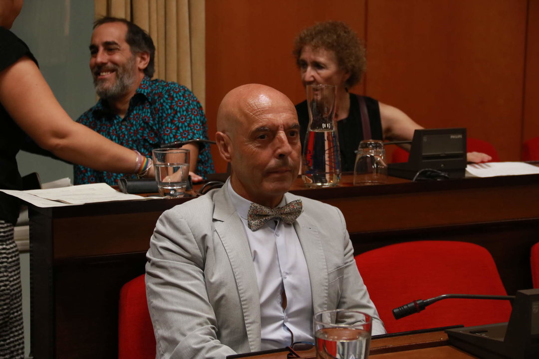 El portavoz del PSOE, Antonio Hurtado, en un Pleno FOTO RAFA MELLADO SENIOR