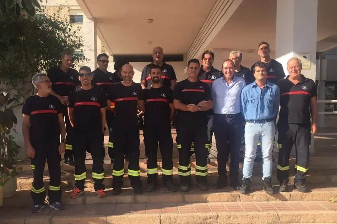Miembros de Endesa y del Consorcio de Bomberos en la jornada de formaci&oacute;n