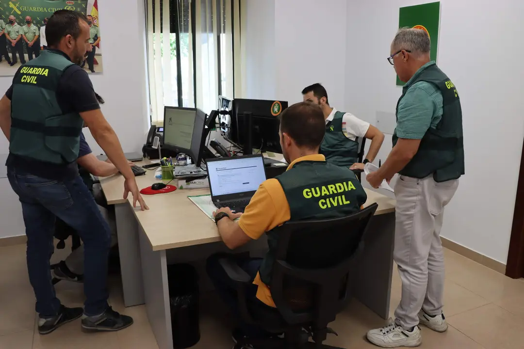Equipo @ de la Guardia Civil de C&oacute;rdoba contra delitos por Intermet, en una imagen de archivo
