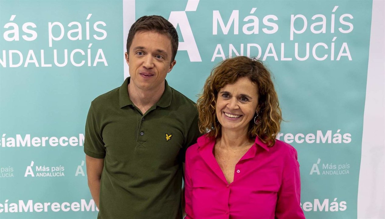 Íñigo Errejón y Esperanza Gómez, líder de Más País y de Más País Andalucía, respectivamente, este sábado en la asamblea celebrada en Córdoba