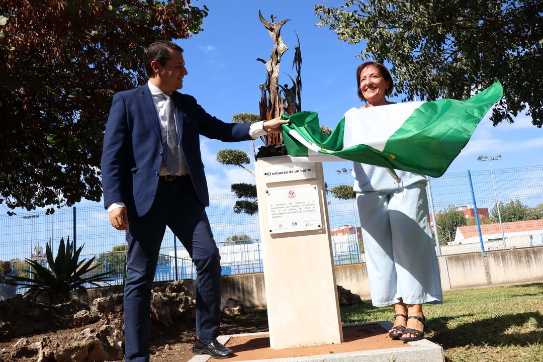 José María Bellido, en la inauguración del monumento conmemorativo del 50 aniversario del barrio Santuario FOTO RAFA MELLADO SENIOR