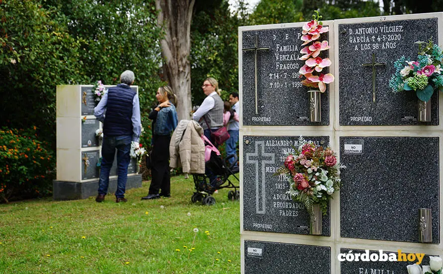 D&iacute;a de Todos los Santos de 2023 en el cementerio de San Rafael de C&oacute;rdoba