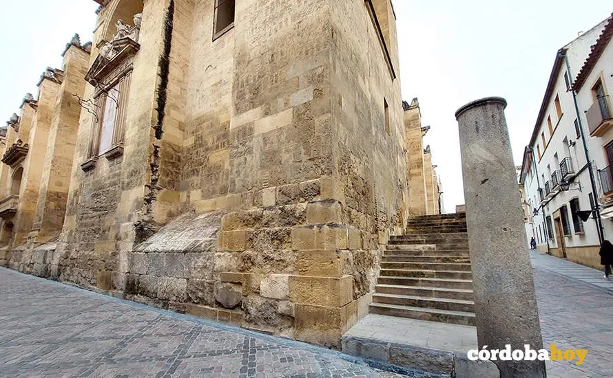 Esquina suroriental de la fachada de la Mezquita-Catedral de C&oacute;rdoba en la que intervendr&aacute; el Cabildo