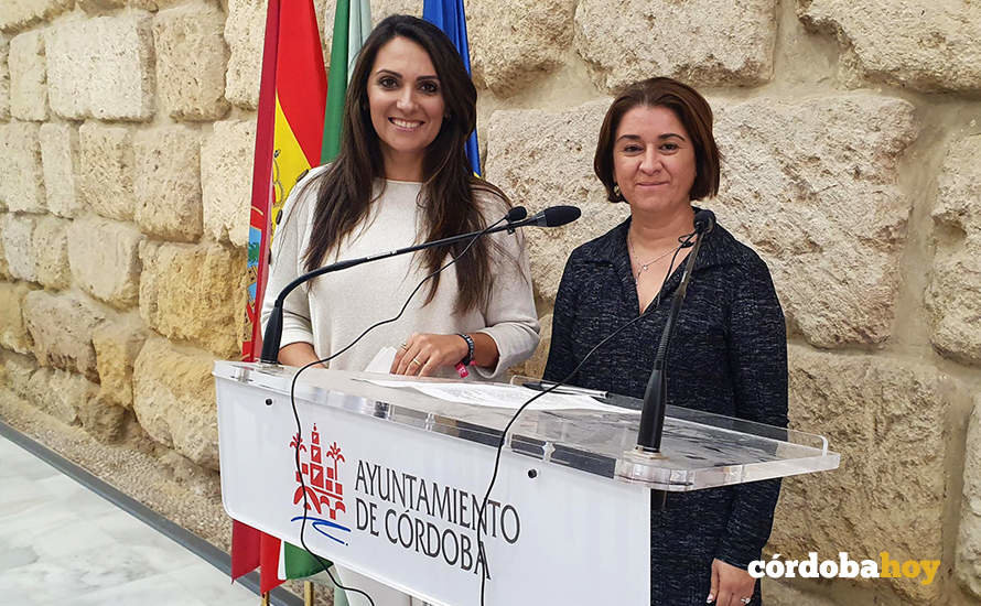 Mamen González  (PSOE)e Irene Ruiz (Hacemos Córdoba)
