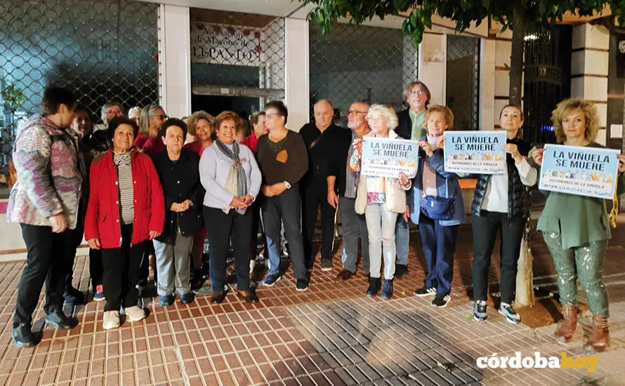 Concetraci&oacute;n por la mala situaci&oacute;n de la Avenida de La Vi&ntilde;uela