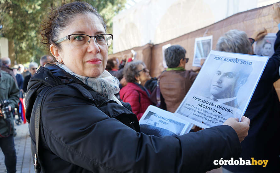 Acto de la Plataforma Comisión de la Verdad de Córdoba en el cementerio de Nuestra Señora de la Salud